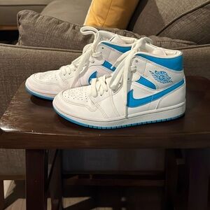 Nike Jordan 1 Mid  UNC